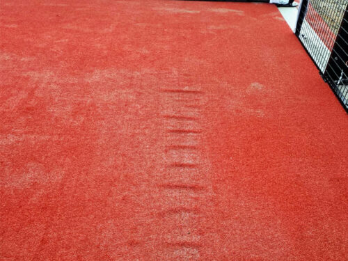 Τεχνητό γρασίδι, Κατασκευαστής